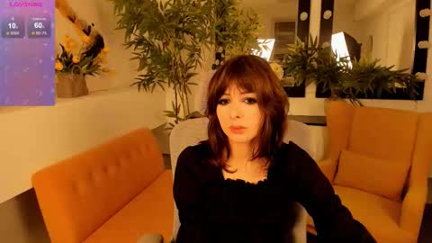 crystallbloom online show from September 19, 2025, 1:29 am