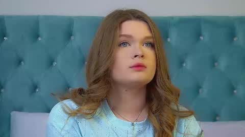 Crystal online show from February 8, 2026, 6:11 pm