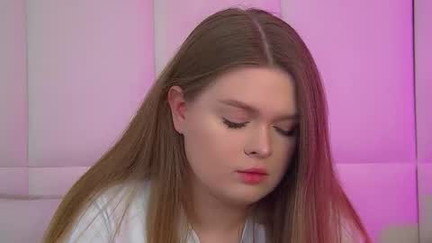 Crystal online show from March 9, 2026, 6:23 pm