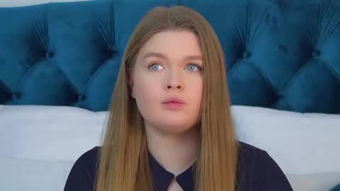 Crystal online show from April 25, 2026, 1:41 pm