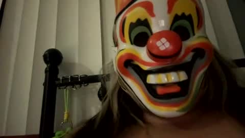 crystalovahhhh online show from July 19, 2026, 8:51 am