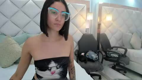 Crystal online show from June 13, 2026, 9:46 pm