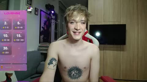 Crystal online show from September 9, 2025, 11:48 pm