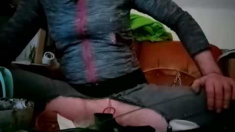 crystelweed online show from November 3, 2025, 11:26 pm