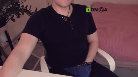 Snapshot of csavie chatting on December 14, 2025, 12:32 pm buddy online show from December 14, 2025, 12:32 pm