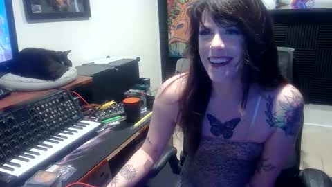 Snapshot of cu2sly chatting on February 9, 2025, 5:19 am     online show from February 9, 2025, 5:19 am