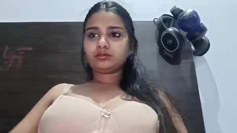 cuddlemuffins online show from April 13, 2026, 4:45 pm