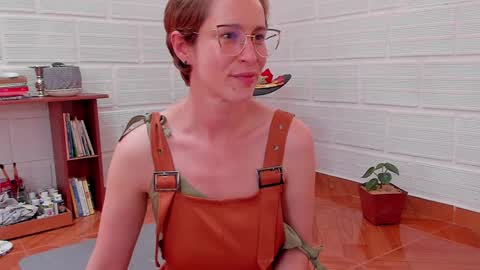 Snapshot of cuddlingbunnny chatting on January 18, 2025, 6:43 pm Leonela online show from January 18, 2025, 6:43 pm