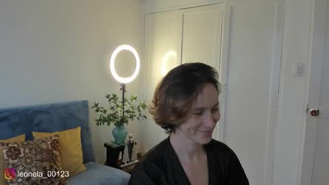 Leonela online show from January 12, 2026, 8:03 pm