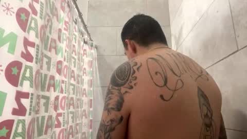 cuete2100 online show from November 26, 2025, 10:22 pm