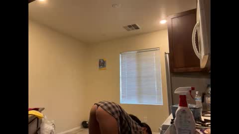 Snapshot of cum2charmxx chatting on September 27, 2025, 3:17 pm cum2charmxx online show from September 27, 2025, 3:17 pm