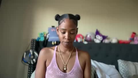 Snapshot of cum2charmxx chatting on May 11, 2026, 1:50 pm cum2charmxx online show from May 11, 2026, 1:50 pm