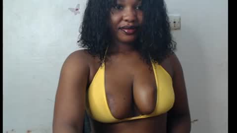 Snapshot of cum_ebony_xxxpetit chatting on July 11, 2026, 12:13 am Teeha online show from July 11, 2026, 12:13 am