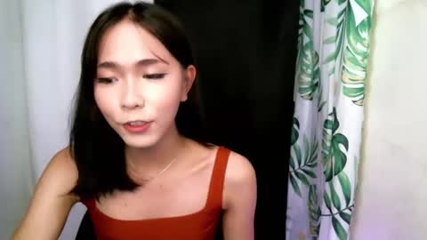 Elle online show from November 13, 2025, 3:22 pm