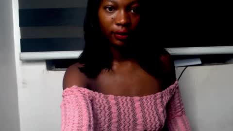 Snapshot of cumebony_petit chatting on January 18, 2026, 3:32 am cumebony_petit online show from January 18, 2026, 3:32 am