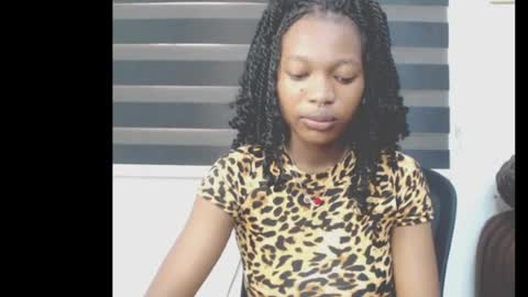 Snapshot of cumebony_petit chatting on May 9, 2026, 6:40 am cumebony_petit online show from May 9, 2026, 6:40 am