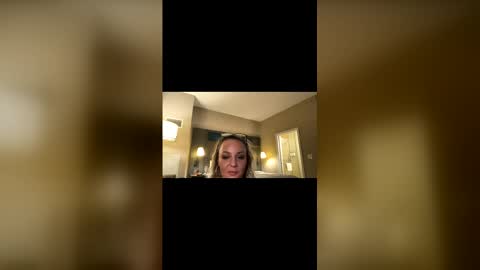 cumguzzlingskank online show from April 4, 2026, 5:49 am