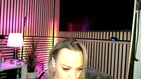 cumguzzlingskank online show from April 6, 2026, 4:46 am