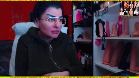 cuminmenowbby online show from December 21, 2025, 2:46 pm