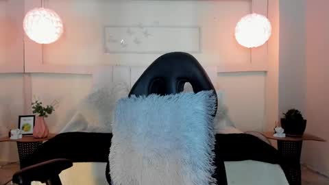 Cumming Loving online show from February 25, 2026, 8:29 pm