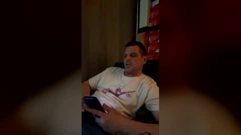 Snapshot of cummsalot425 chatting on April 15, 2026, 12:01 pm cummsalot425 online show from April 15, 2026, 12:01 pm
