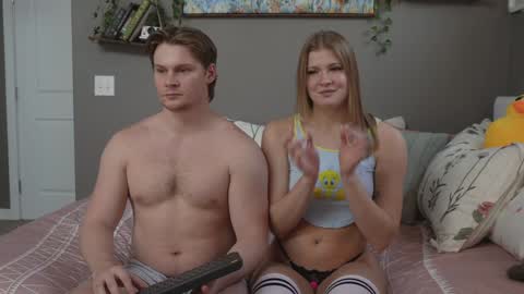 Marie and Tom online show from November 27, 2025, 10:12 pm