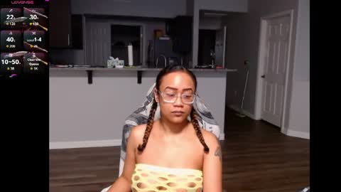 Snapshot of cumplzqueen chatting on June 11, 2026, 2:33 am Nia Reese online show from June 11, 2026, 2:33 am