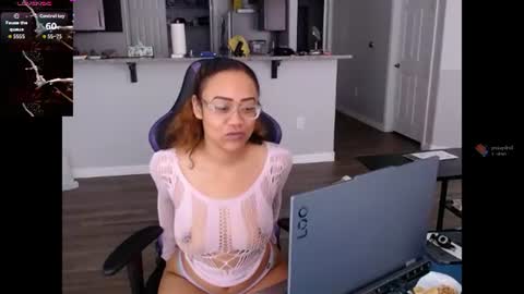 Snapshot of cumplzqueen chatting on July 18, 2026, 6:12 pm Nia Reese online show from July 18, 2026, 6:12 pm