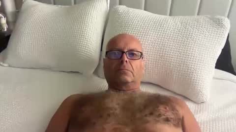 Love to please a woman for hours - Please PM online show from January 31, 2026, 11:58 pm