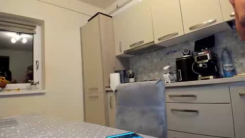 maria  alex online show from November 5, 2025, 3:39 am