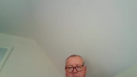 curiousax77 online show from April 11, 2026, 9:02 am