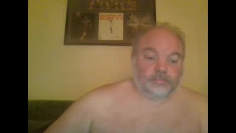 Snapshot of curiousbate1 chatting on March 12, 2025, 1:25 am CuriousBate1 online show from March 12, 2025, 1:25 am