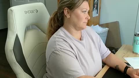 Snapshot of curiouscouple3143 chatting on February 3, 2025, 3:27 pm curious couple online show from February 3, 2025, 3:27 pm