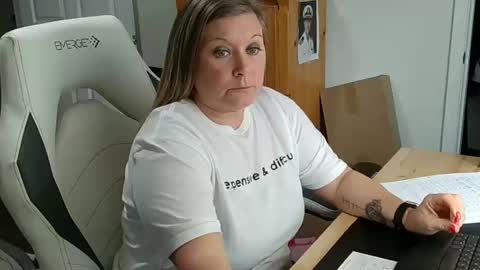 Snapshot of curiouscouple3143 chatting on February 7, 2025, 6:45 pm curious couple online show from February 7, 2025, 6:45 pm