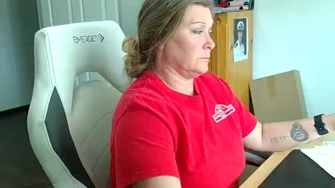 Snapshot of curiouscouple3143 chatting on February 10, 2025, 5:19 pm curious couple online show from February 10, 2025, 5:19 pm