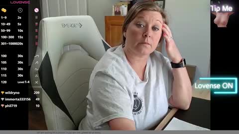 Snapshot of curiouscouple3143 chatting on February 26, 2025, 6:43 pm curious couple online show from February 26, 2025, 6:43 pm