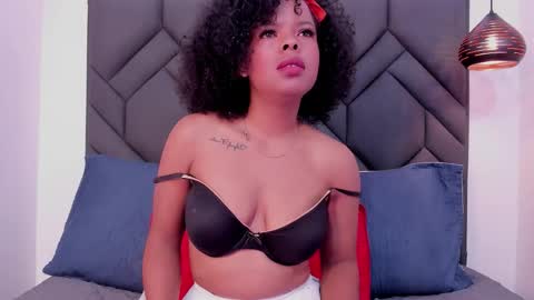 Snapshot of curly_cataleya chatting on February 16, 2026, 7:43 pm Cataleya online show from February 16, 2026, 7:43 pm