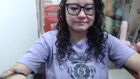 Vannesa online show from October 21, 2025, 7:14 pm
