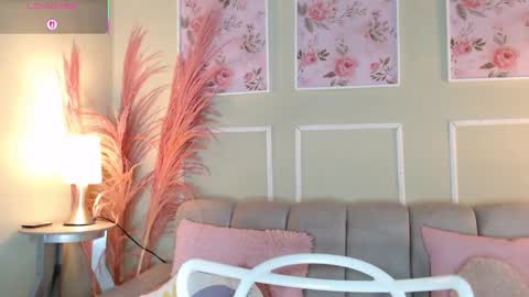 Snapshot of curlydani chatting on September 12, 2025, 12:16 pm DANI online show from September 12, 2025, 12:16 pm