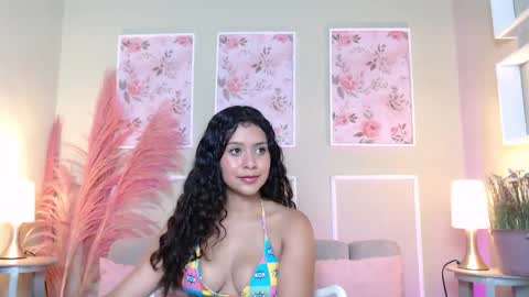 Snapshot of curlydani chatting on October 6, 2025, 7:00 pm DANI online show from October 6, 2025, 7:00 pm