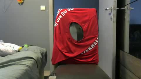 Snapshot of curlyfurly chatting on April 5, 2026, 4:42 am curlyfurly online show from April 5, 2026, 4:42 am