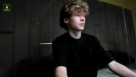 Snapshot of curlytwinkboy chatting on September 18, 2025, 8:55 pm KEVIN online show from September 18, 2025, 8:55 pm