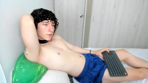 Snapshot of curlyytwink chatting on May 23, 2026, 4:00 pm Noah online show from May 23, 2026, 4:00 pm