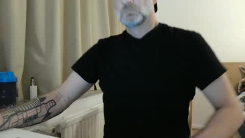 Snapshot of curman85 chatting on December 4, 2024, 11:57 pm Curman85 online show from December 4, 2024, 11:57 pm