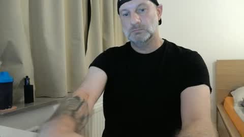 Snapshot of curman85 chatting on January 25, 2025, 11:54 pm Curman85 online show from January 25, 2025, 11:54 pm