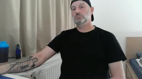 Snapshot of curman85 chatting on September 26, 2025, 11:09 pm Curman85 online show from September 26, 2025, 11:09 pm