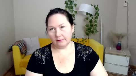 Snapshot of curvy_girlz chatting on November 17, 2025, 4:13 pm curvy_girlz online show from November 17, 2025, 4:13 pm