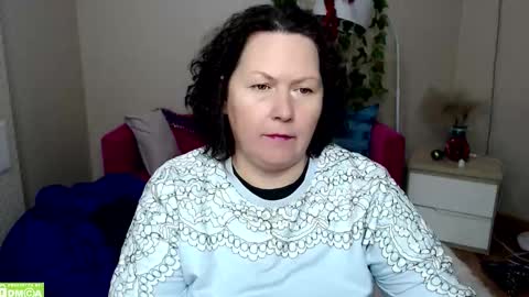 Snapshot of curvy_girlz chatting on December 14, 2025, 8:09 am curvy_girlz online show from December 14, 2025, 8:09 am