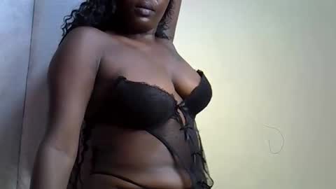 Snapshot of curvy_godess5 chatting on November 18, 2025, 4:06 am curvy_godess5 online show from November 18, 2025, 4:06 am