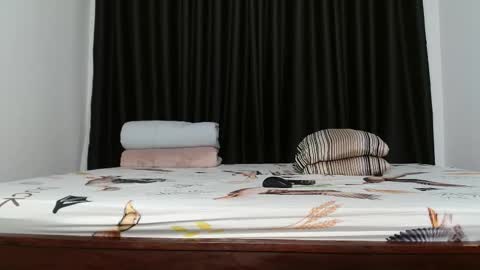 curvy_shirly online show from February 7, 2026, 7:28 pm